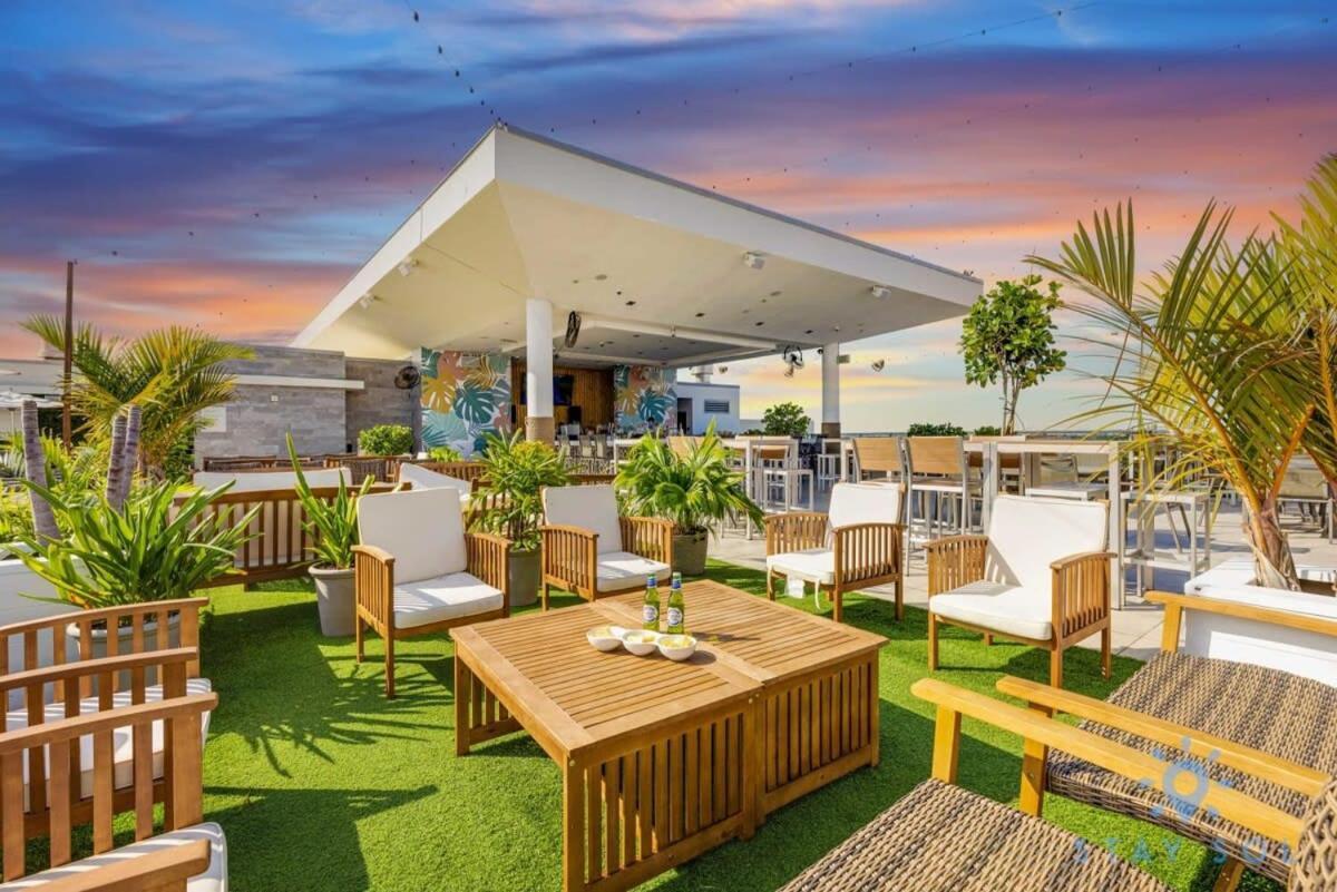 Rooftop Pool - Hollywood Beach Boardwalk Daire Dış mekan fotoğraf